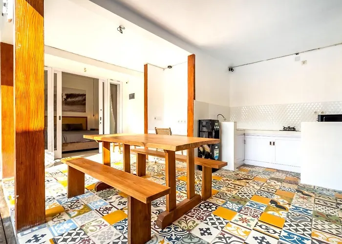 Lumturi House - Centrally Located *